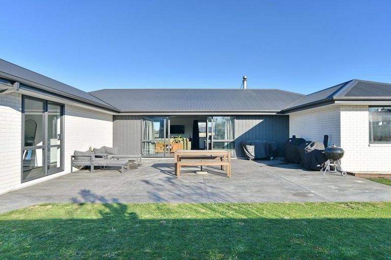 Photo of property in 3 Merino Crescent, Amberley, 7410