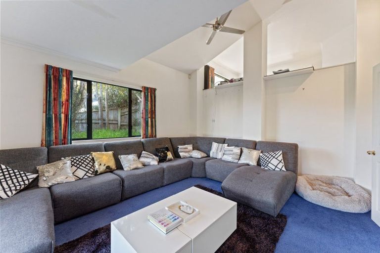 Photo of property in 2 Betty Watt Grove, Riverstone Terraces, Upper Hutt, 5018