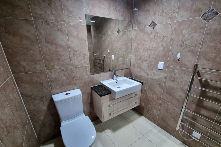 Photo of property in 4 Chieftain Rise, Goodwood Heights, Auckland, 2105
