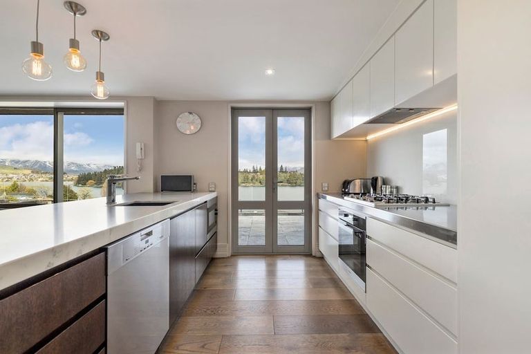 Photo of property in Rahiri Apartments, 8/23 Adelaide Street, Queenstown, 9300