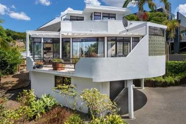 Photo of property in 103 Aberdeen Road, Castor Bay, Auckland, 0620