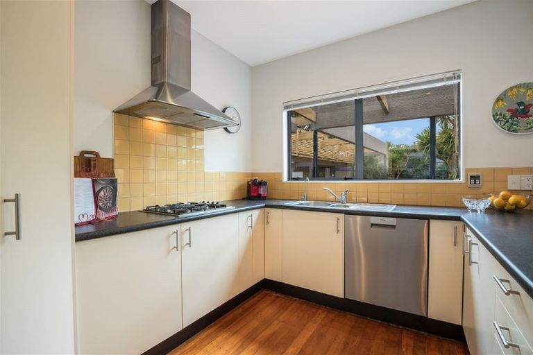 Photo of property in 5 Clifford Road, Johnsonville, Wellington, 6037