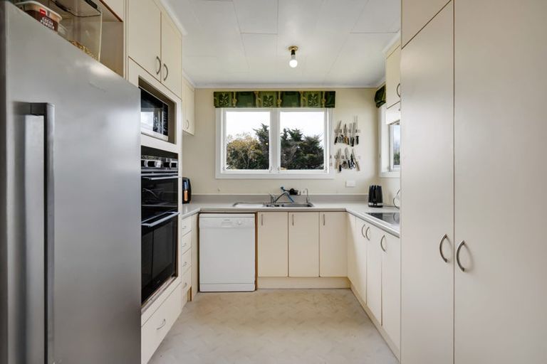 Photo of property in 49 Nevada Drive, Merrilands, New Plymouth, 4312