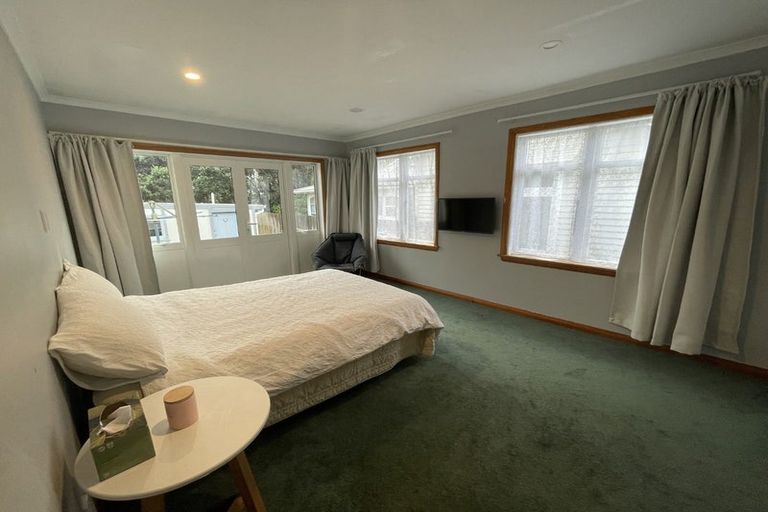 Photo of property in 12 Bristol Street, Island Bay, Wellington, 6023