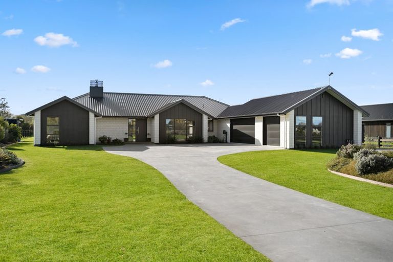 Photo of property in 21 Delta Way, Te Kowhai, Hamilton, 3288
