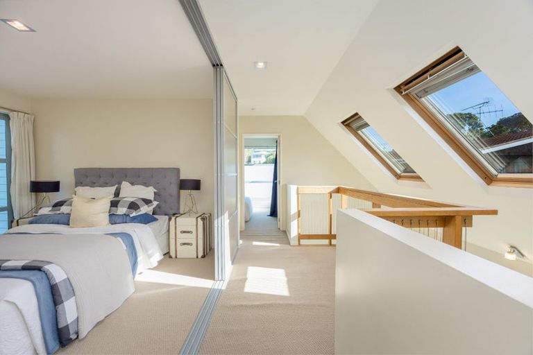 Photo of property in 21a Lyons Avenue, Murrays Bay, Auckland, 0630