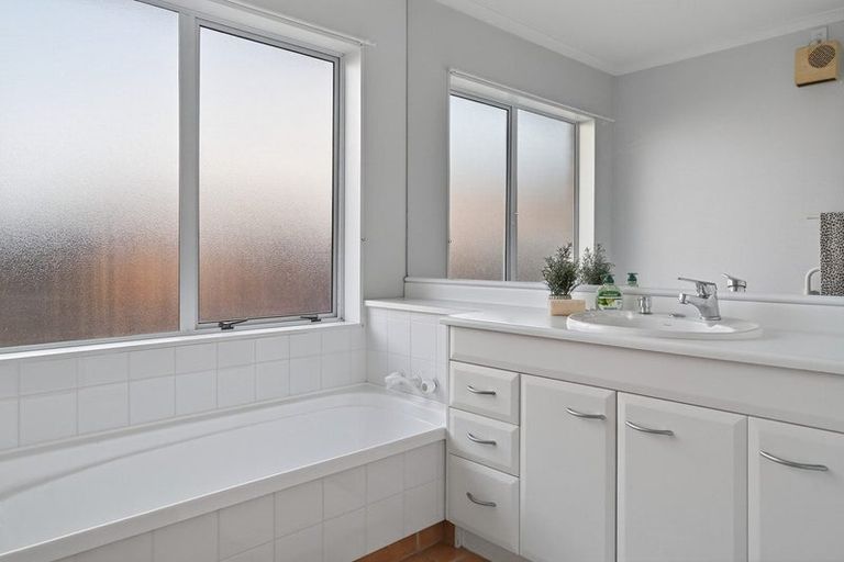 Photo of property in 184 Grenada Street, Mount Maunganui, 3116