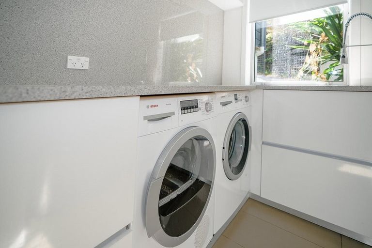 Photo of property in 1/11 Garmons Way, Castor Bay, Auckland, 0620