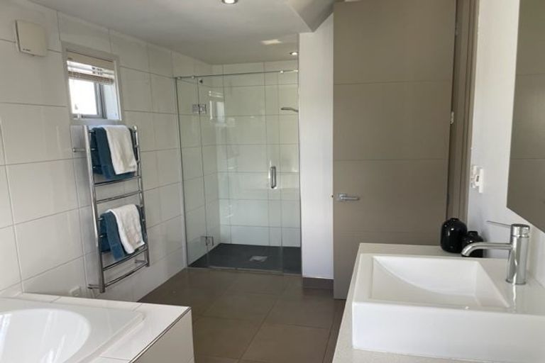 Photo of property in 18 Bryndwr Road, Fendalton, Christchurch, 8052