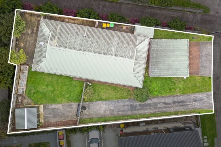 Photo of property in 9a Karamu Street, Te Atatu Peninsula, Auckland, 0610