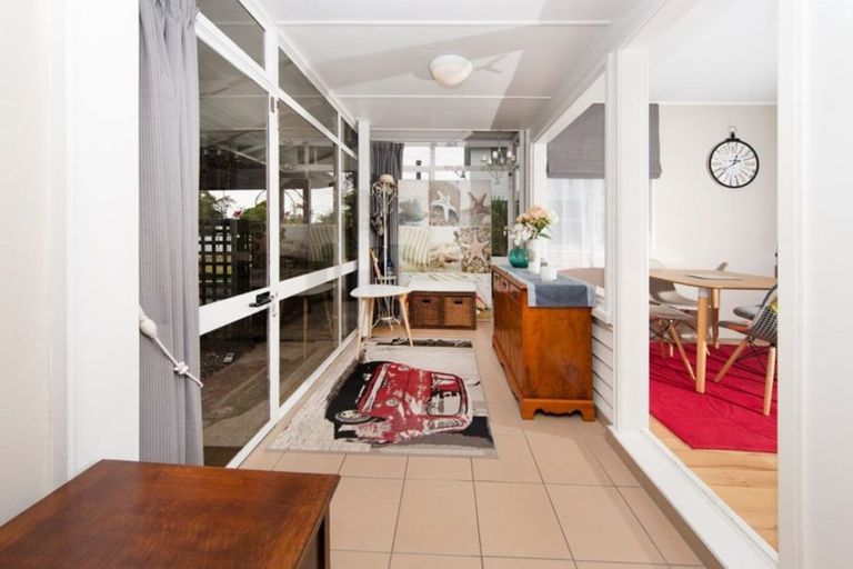 Photo of property in 1/215 Eskdale Road, Birkenhead, Auckland, 0626