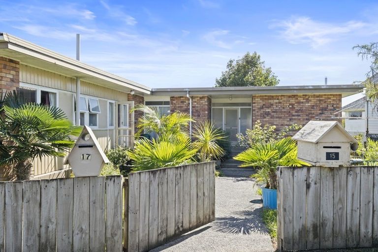 Photo of property in 2/17 Kent Street, Waiuku, 2123