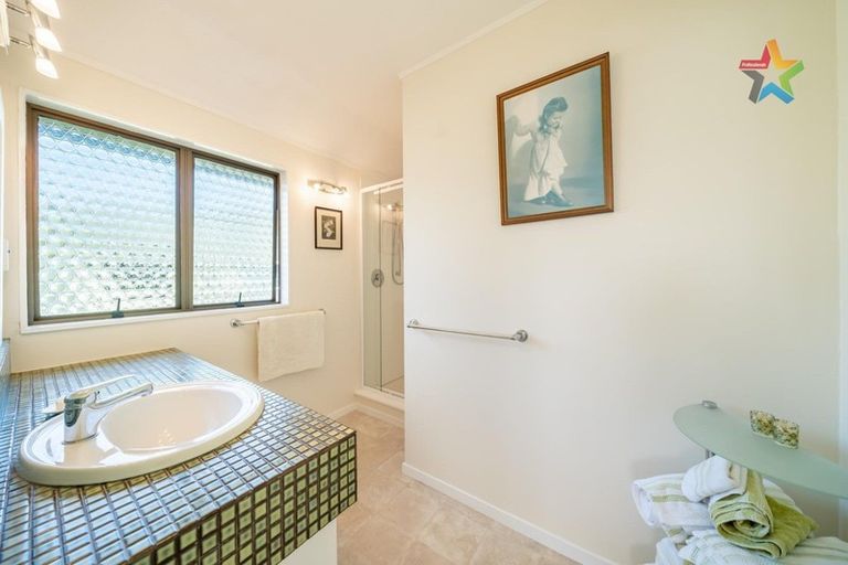 Photo of property in 22 Waddington Drive, Naenae, Lower Hutt, 5011
