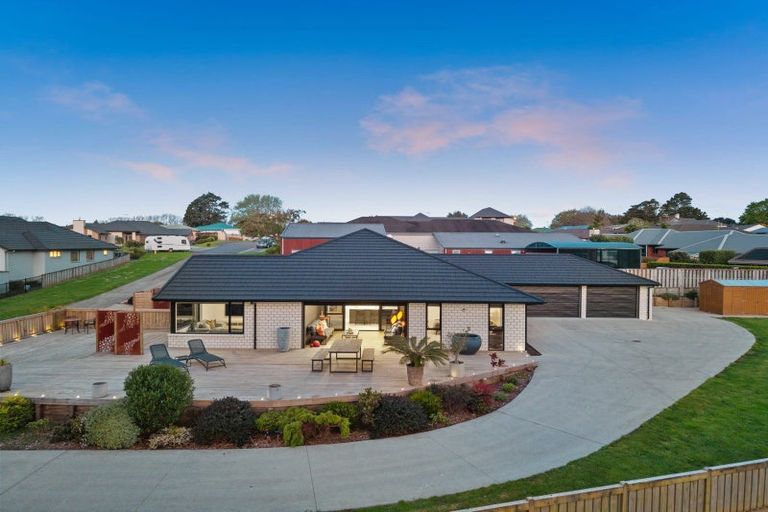 Photo of property in 11 Meadowbrook Place, Buckland, Pukekohe, 2677