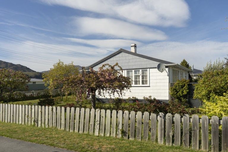 Photo of property in 64 Inniscort Street, Cromwell, 9310