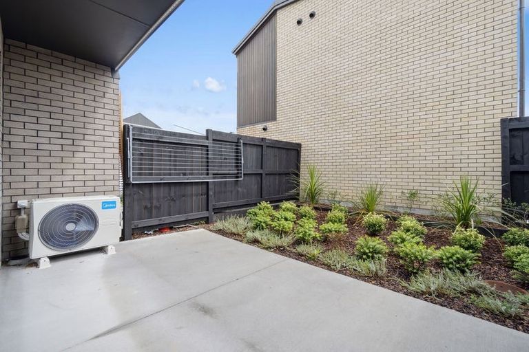 Photo of property in 104 Te Tihi Street, Wiri, 2104