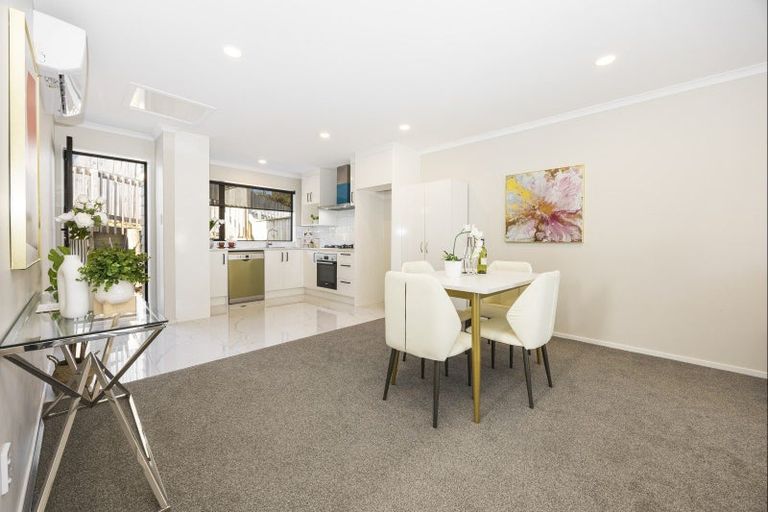 Photo of property in 27a Poruru Close, Papakura, 2110