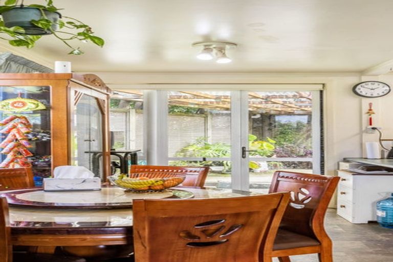 Photo of property in 1b Nandana Drive, Glen Eden, Auckland, 0602
