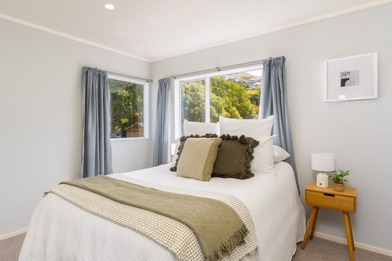 Photo of property in 138 Westchester Drive, Churton Park, Wellington, 6037