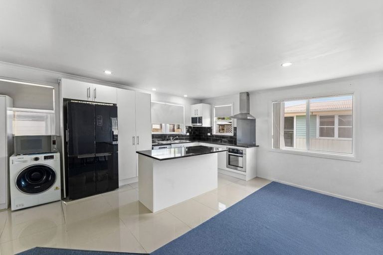 Photo of property in 43 President Avenue, Papakura, 2110