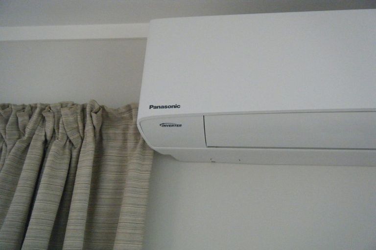 Photo of property in 31 Solar Road, Glen Eden, Auckland, 0602