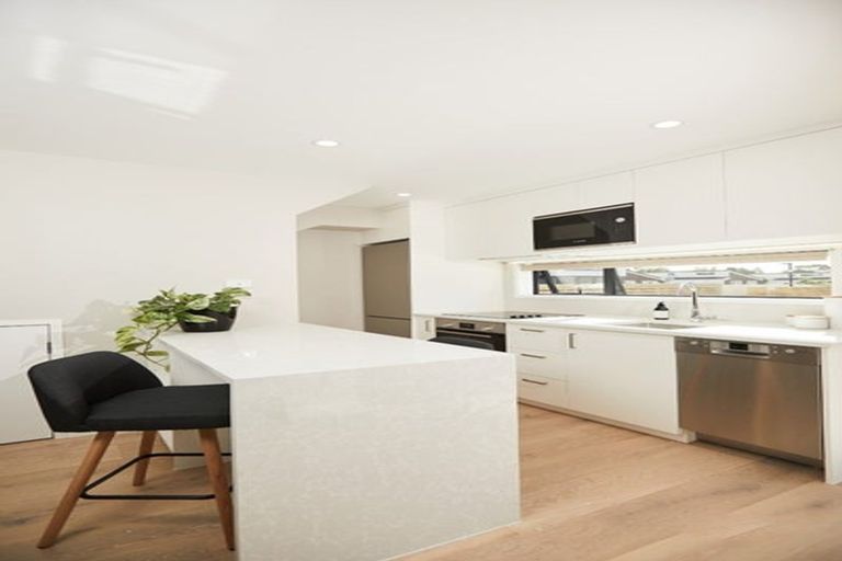 Photo of property in 28 Koro Lane, Mangere Bridge, Auckland, 2022