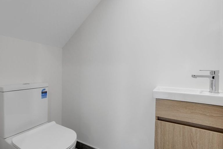 Photo of property in 4/196 Royal Road, Massey, Auckland, 0614