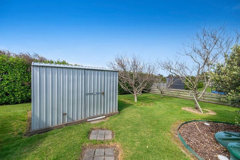 Photo of property in 16 Omana Avenue, Shelly Beach, Helensville, 0874