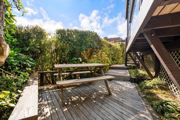 Photo of property in 15 Indira Place, Khandallah, Wellington, 6035