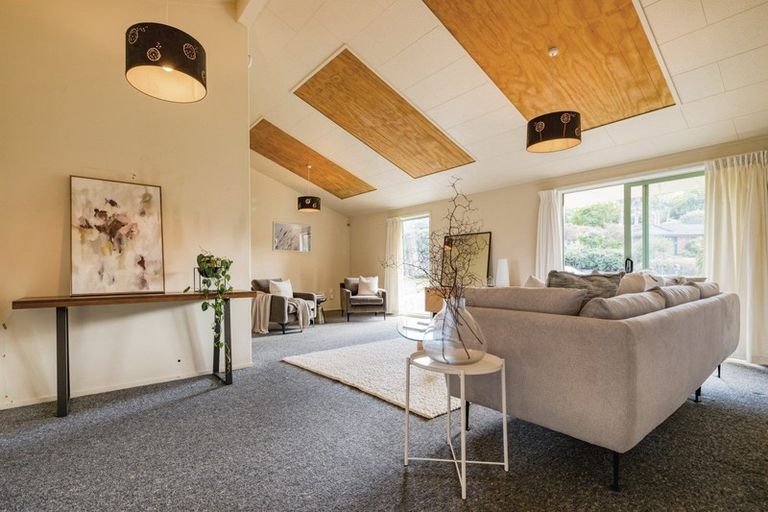 Photo of property in 53 Cabeleigh Drive, Helensville, 0800