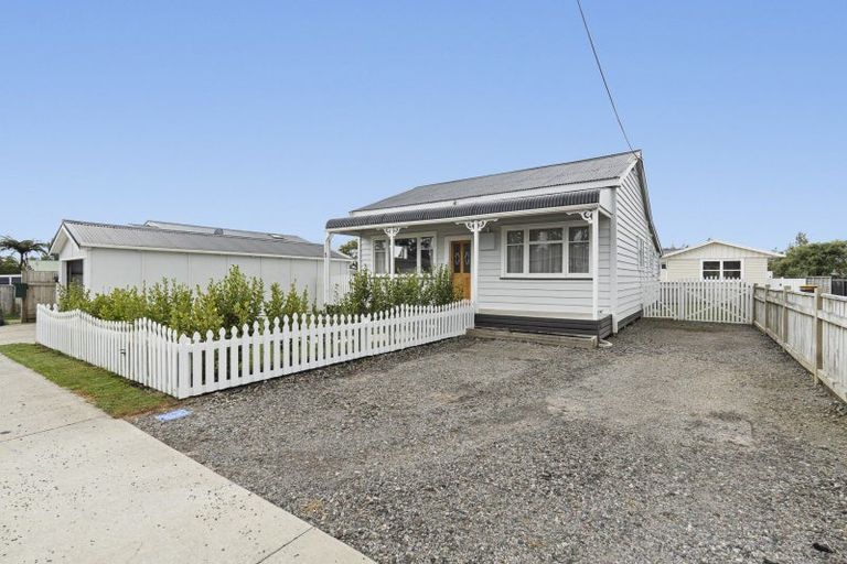 Photo of property in 7 Cutfield Street, Inglewood, 4330