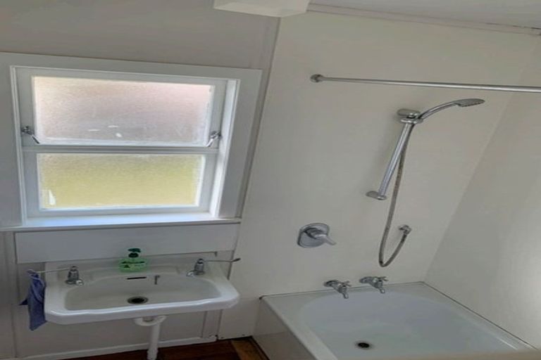 Photo of property in 1/85 Taikata Road, Te Atatu Peninsula, Auckland, 0610