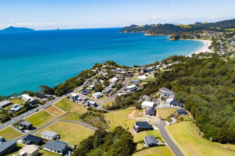 Photo of property in 13 Starlight Place, Langs Beach, 0582