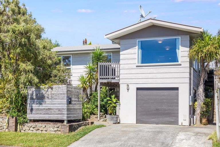 Photo of property in 8 Thimble Lane, Whitby, Porirua, 5024