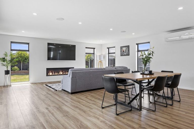 Photo of property in 12 Goldie Drive, Rangiora, 7400