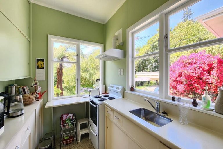 Photo of property in 31 Woodmancote Road, Khandallah, Wellington, 6035