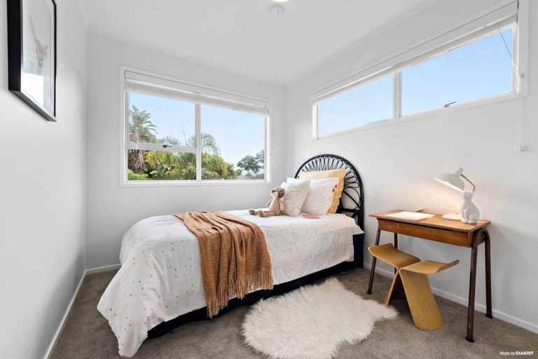 Photo of property in 17 Taioma Crescent, Te Atatu Peninsula, Auckland, 0610