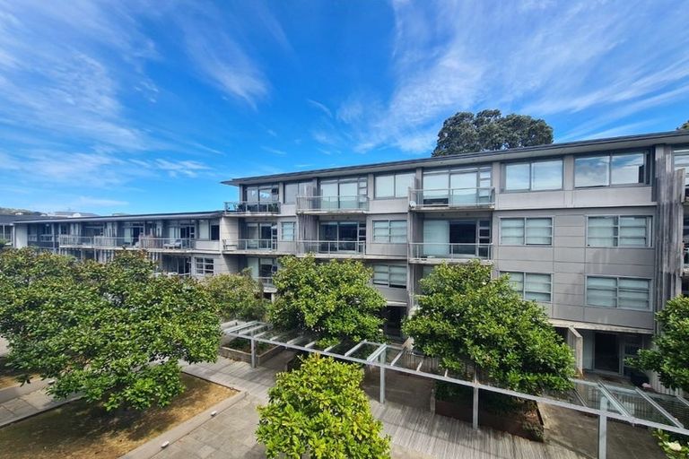 Photo of property in 407/28s Torrens Terrace, Mount Cook, Wellington, 6011
