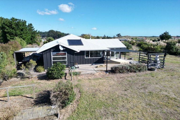 Photo of property in 90 Bergin Road, Foxton, 4814