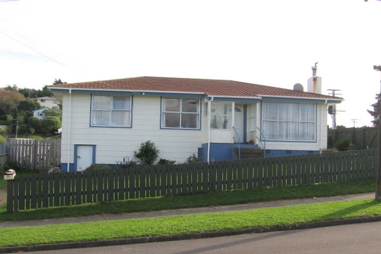 Photo of property in 28 Piko Street, Titahi Bay, Porirua, 5022