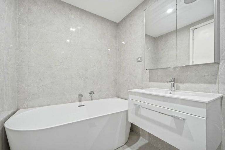 Photo of property in 2 Windlass Street, Long Bay, Auckland, 0630