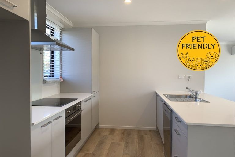 Photo of property in 10c Rosier Road, Glen Eden, Auckland, 0602