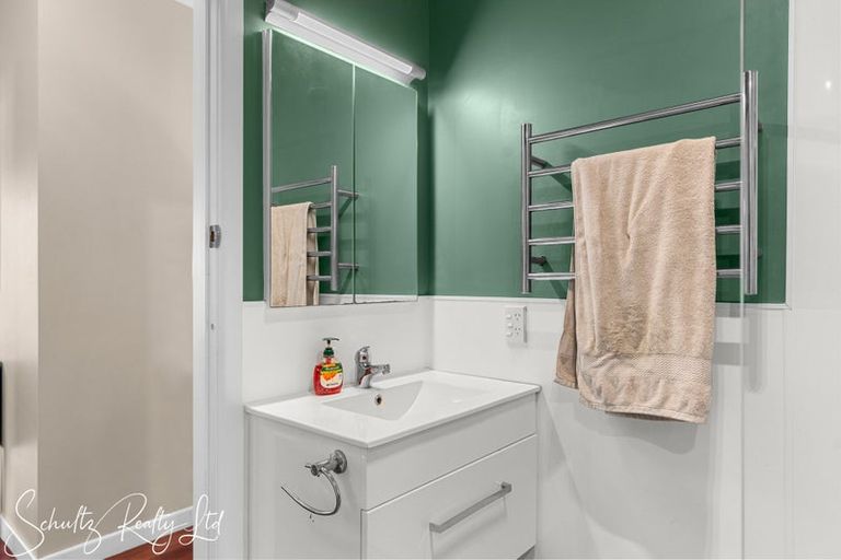 Photo of property in 17a Ash Street, Maungaturoto, 0520