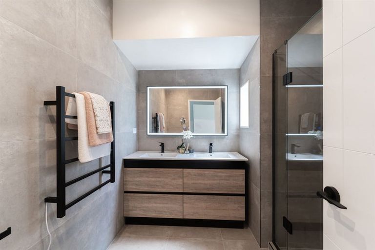 Photo of property in 15 Landing Path Drive, Hobsonville, Auckland, 0616