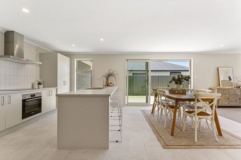 Photo of property in 23 Tabraham Crescent, Pyes Pa, 3112