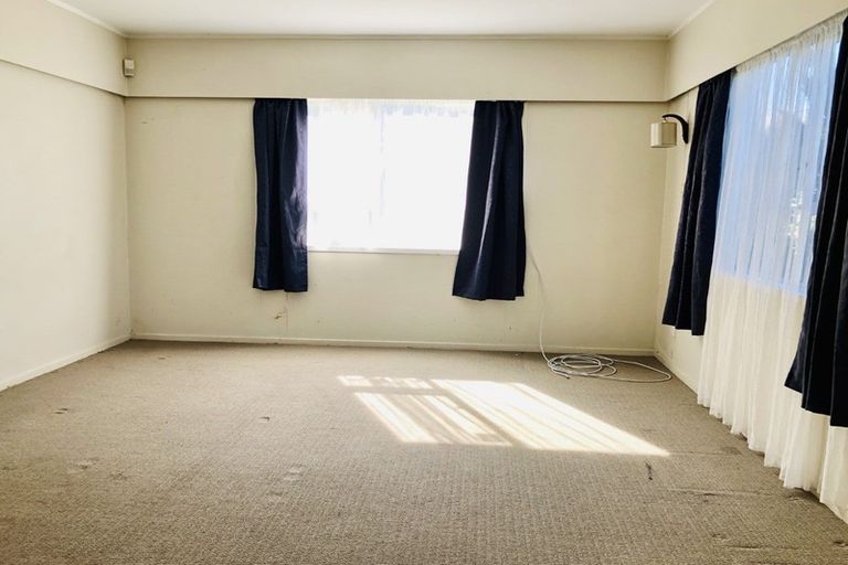 Photo of property in 2/47 Prince Regent Drive, Half Moon Bay, Auckland, 2012