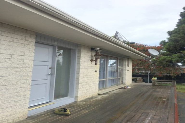 Photo of property in 29 Chilcott Road, Henderson, Auckland, 0612