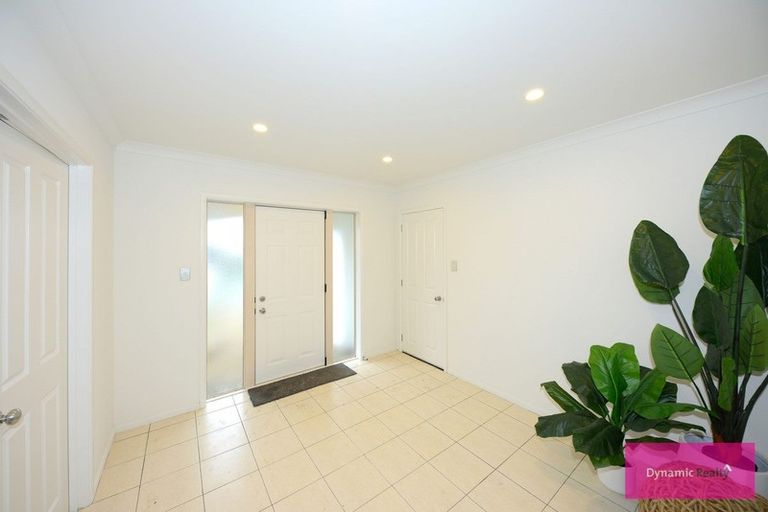 Photo of property in 20 Linkwater Way, Parklands, Christchurch, 8083