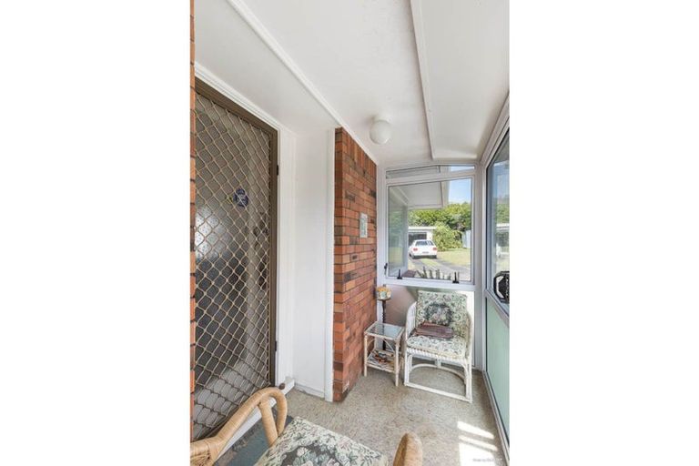 Photo of property in 2/6 Margaret Place, Milford, Auckland, 0620