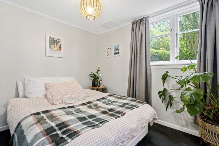 Photo of property in 10 Governor Road, Northland, Wellington, 6012